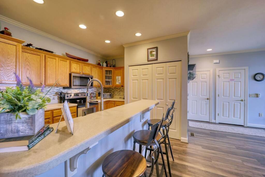 Bucket List Views Sugar Mountain Private Condo - 2Bed, 2Bath, Sleeps 6, Panoramic Views Of Mountains From Large Deck, Short Drive To Shopping, Restaurants, Cafes & Banner Elk Town エクステリア 写真