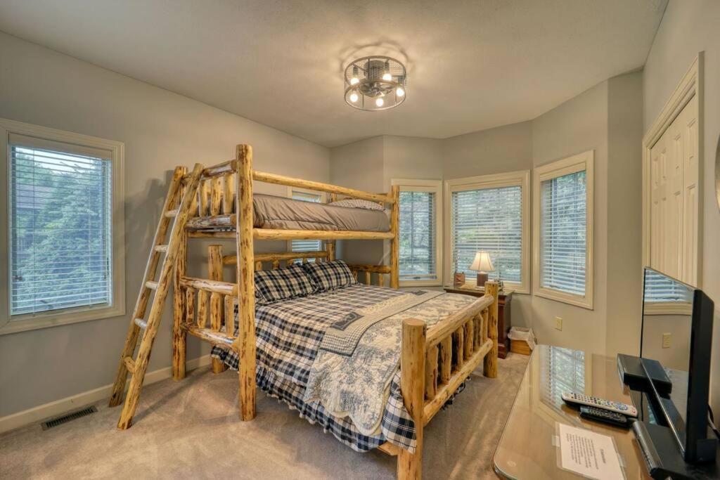 Bucket List Views Sugar Mountain Private Condo - 2Bed, 2Bath, Sleeps 6, Panoramic Views Of Mountains From Large Deck, Short Drive To Shopping, Restaurants, Cafes & Banner Elk Town エクステリア 写真