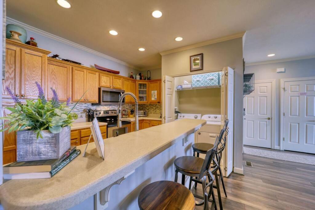 Bucket List Views Sugar Mountain Private Condo - 2Bed, 2Bath, Sleeps 6, Panoramic Views Of Mountains From Large Deck, Short Drive To Shopping, Restaurants, Cafes & Banner Elk Town エクステリア 写真